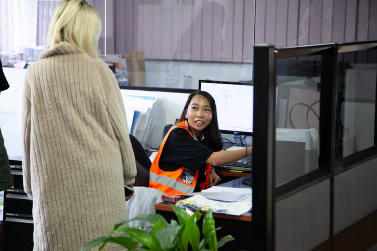 Fulfilment Australia employee tracking inventory with logistic softwares